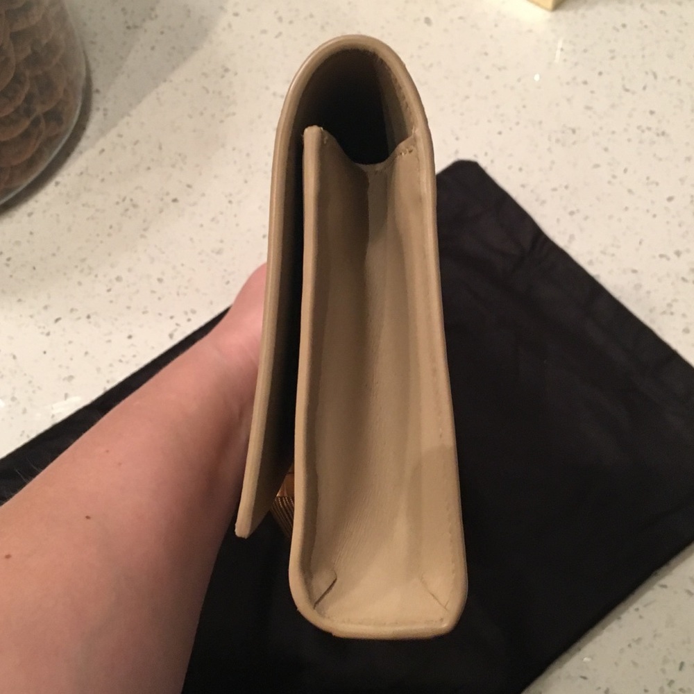 ❌SOLD❌ Saint Laurent Monogram Kate Tassel Clutch - Picture 4 of 8